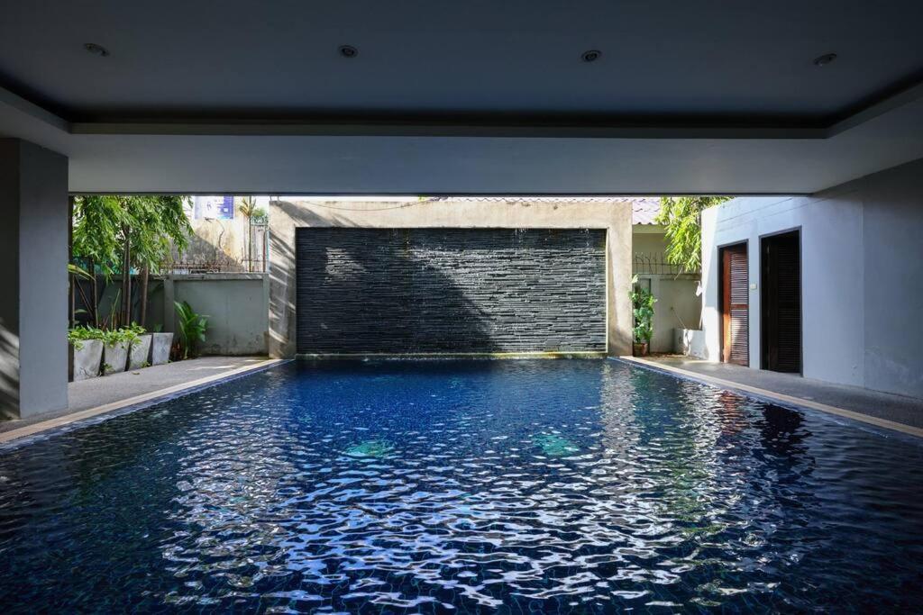 Апартаменты Luxury Living In Heart Of Nimman Чиангмай Экстерьер фото