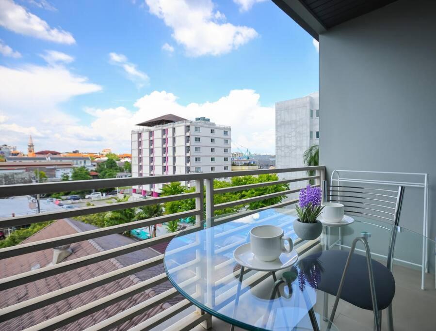 Апартаменты Luxury Living In Heart Of Nimman Чиангмай Экстерьер фото