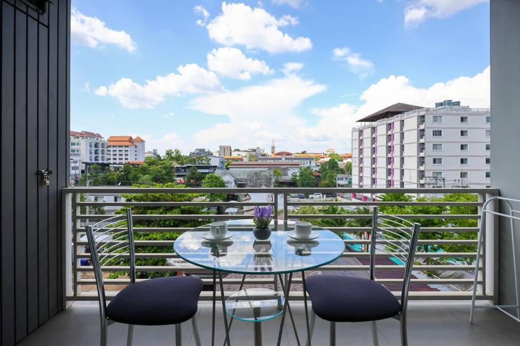 Апартаменты Luxury Living In Heart Of Nimman Чиангмай Экстерьер фото